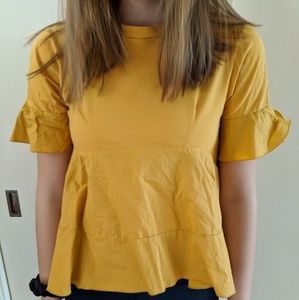 Trendy yellow/mustard top